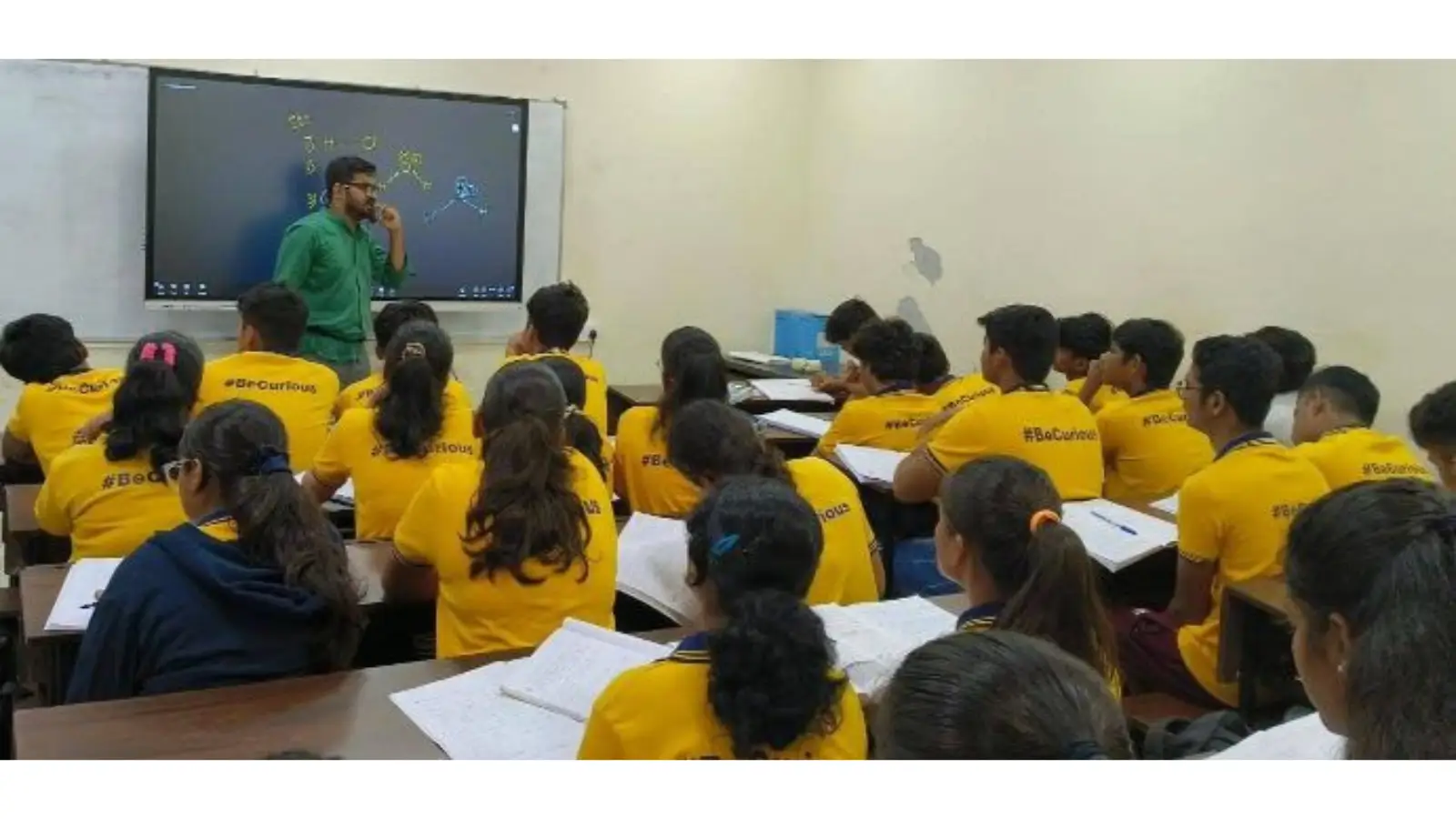 Curious Minds Coaching Mumbai Hero Slider - 3