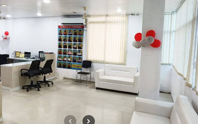 CLAT FOCUS Tutorials Patna Hero Slider - 1
