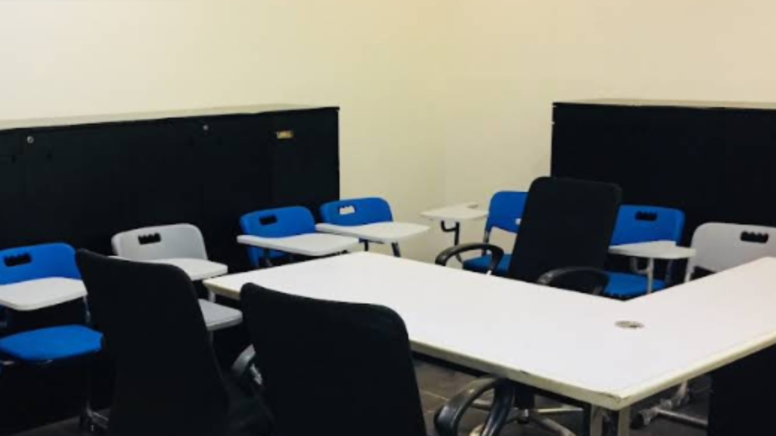 CLAT Possible Noida Hero Slider - 3