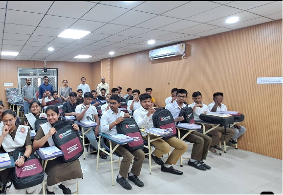 Manu Law Classes Pvt Ltd Delhi Hero Slider - 3