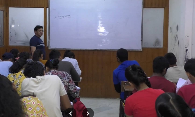 Takshila Institute Rohini Hero Slider - 3